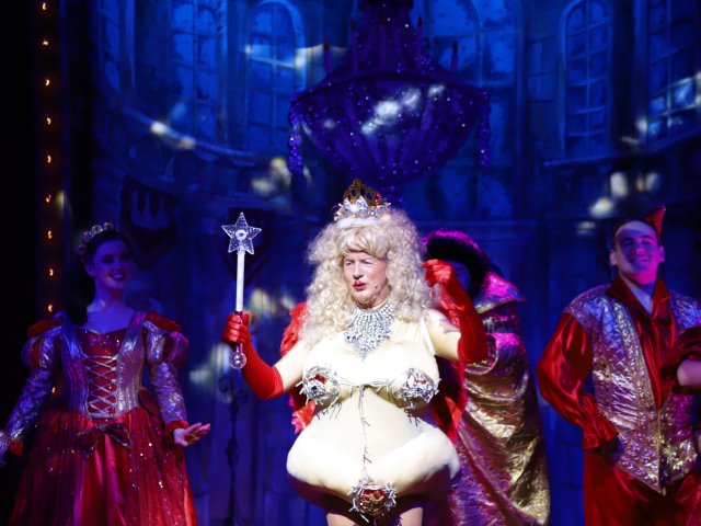 Who doesn't love a panto?